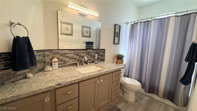 8304 Apple Glaze Avenue 203, Las Vegas, NV 89145
