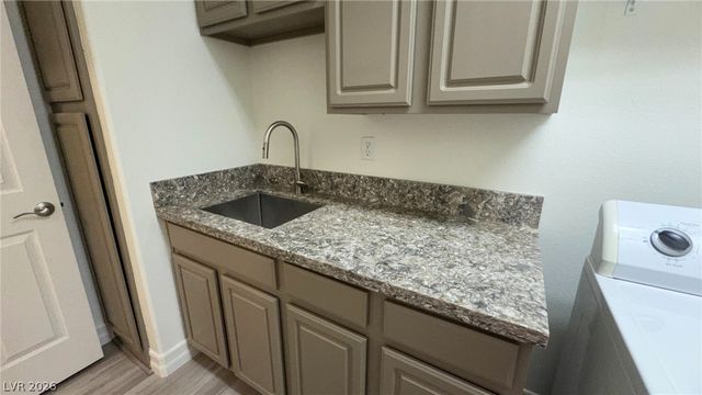 8304 Apple Glaze Avenue 203, Las Vegas, NV 89145