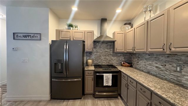 8304 Apple Glaze Avenue 203, Las Vegas, NV 89145