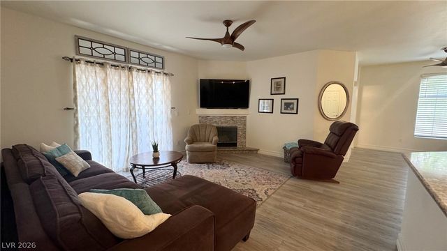 8304 Apple Glaze Avenue 203, Las Vegas, NV 89145