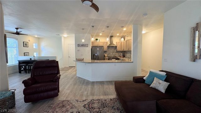 8304 Apple Glaze Avenue 203, Las Vegas, NV 89145