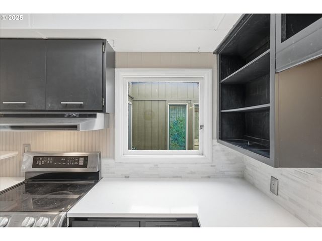 1745 23RD Ave, Longview, WA 98632