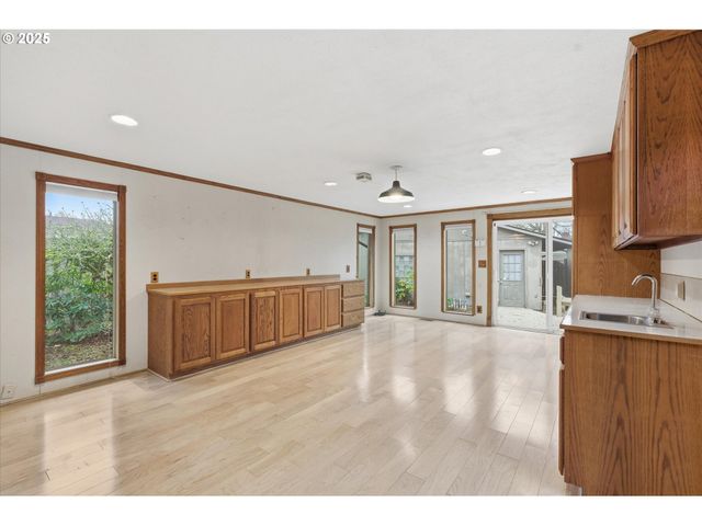 1745 23RD Ave, Longview, WA 98632