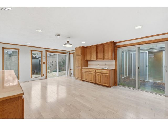 1745 23RD Ave, Longview, WA 98632