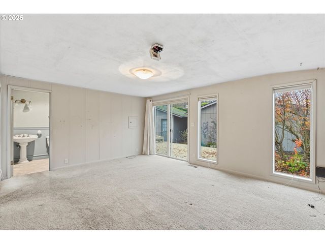 1745 23RD Ave, Longview, WA 98632