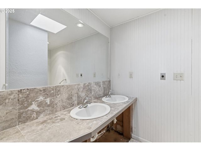 1745 23RD Ave, Longview, WA 98632