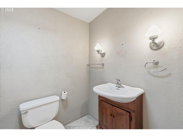 1745 23RD Ave, Longview, WA 98632