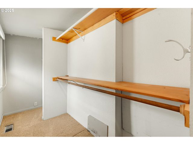 1745 23RD Ave, Longview, WA 98632