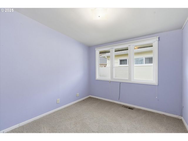 1745 23RD Ave, Longview, WA 98632