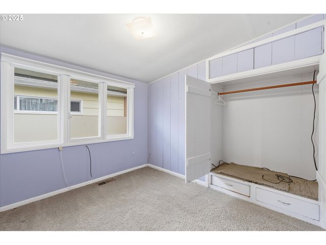 1745 23RD Ave, Longview, WA 98632