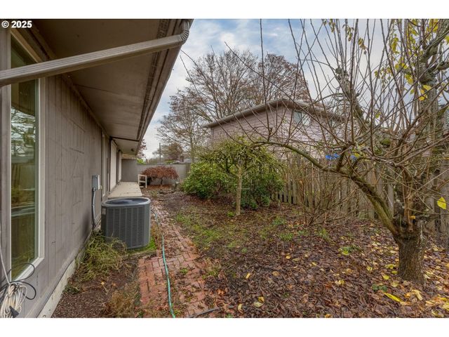 1745 23RD Ave, Longview, WA 98632