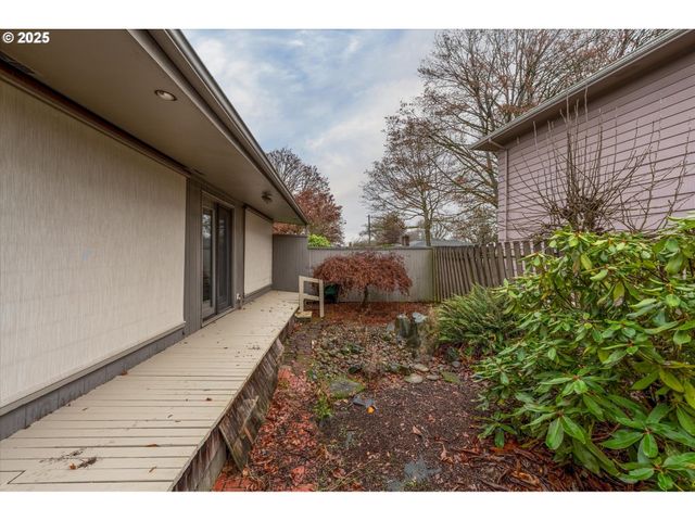 1745 23RD Ave, Longview, WA 98632