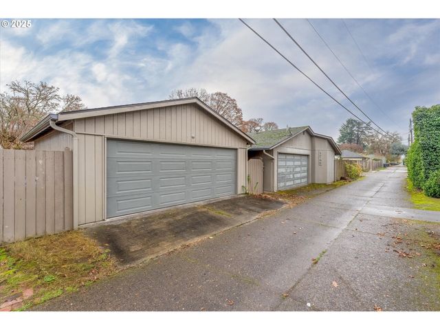 1745 23RD Ave, Longview, WA 98632