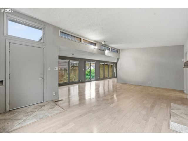 1745 23RD Ave, Longview, WA 98632