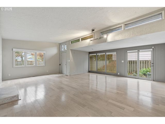 1745 23RD Ave, Longview, WA 98632