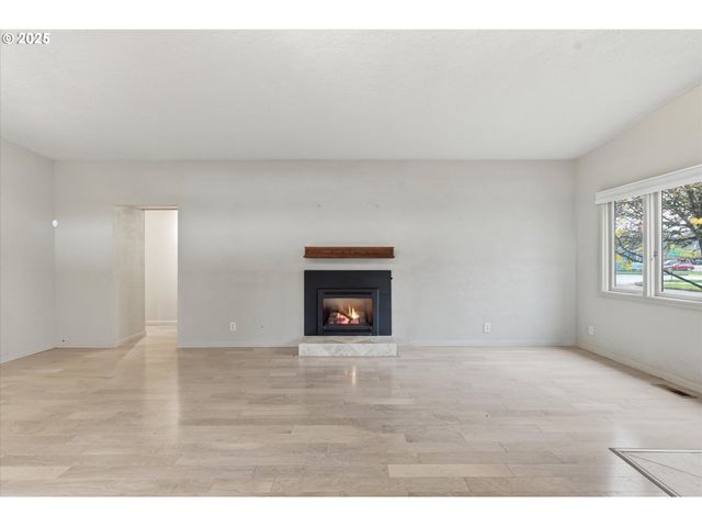 1745 23RD Ave, Longview, WA 98632