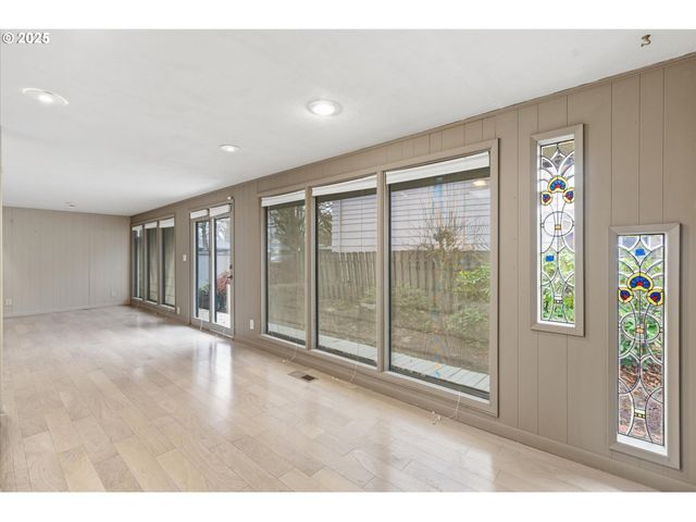 1745 23RD Ave, Longview, WA 98632