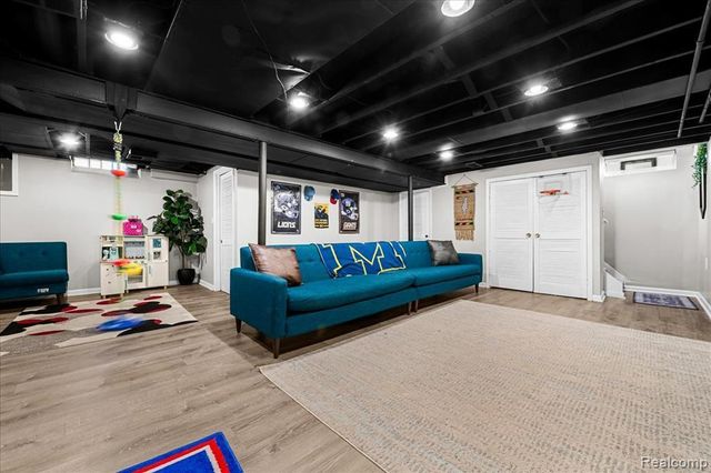 6716 Rosedale Boulevard, Allen Park City, MI 48101