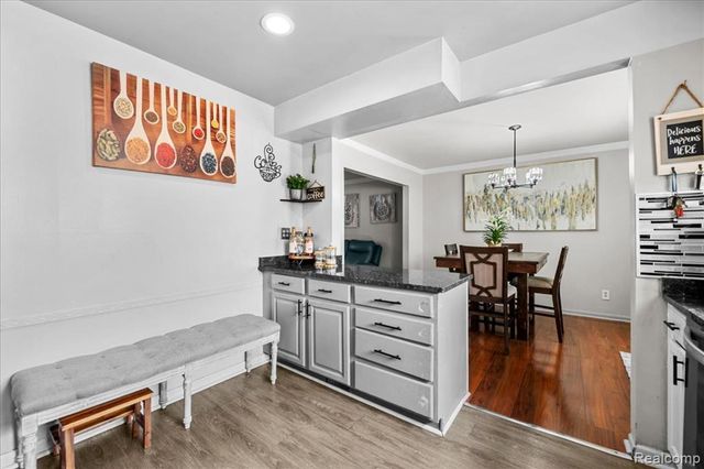 6716 Rosedale Boulevard, Allen Park City, MI 48101