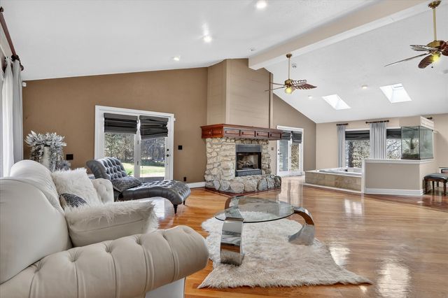 5992 Palisades Parkway, Rockford, IL 61109