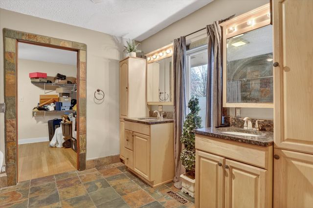 5992 Palisades Parkway, Rockford, IL 61109