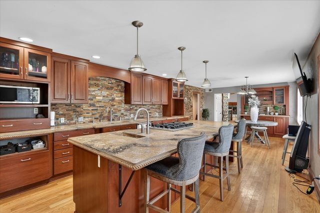 5992 Palisades Parkway, Rockford, IL 61109