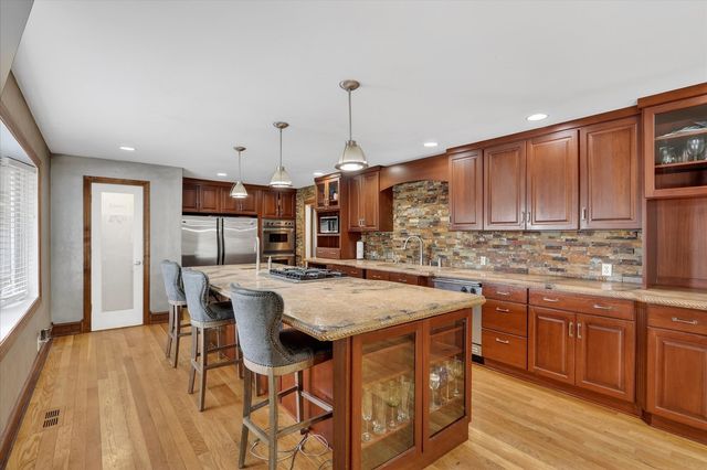 5992 Palisades Parkway, Rockford, IL 61109