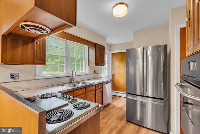 402 WASHINGTON CROSSING PENNINGTON RD, Titusville, NJ 08560
