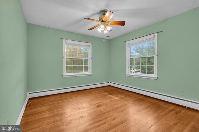 402 WASHINGTON CROSSING PENNINGTON RD, Titusville, NJ 08560