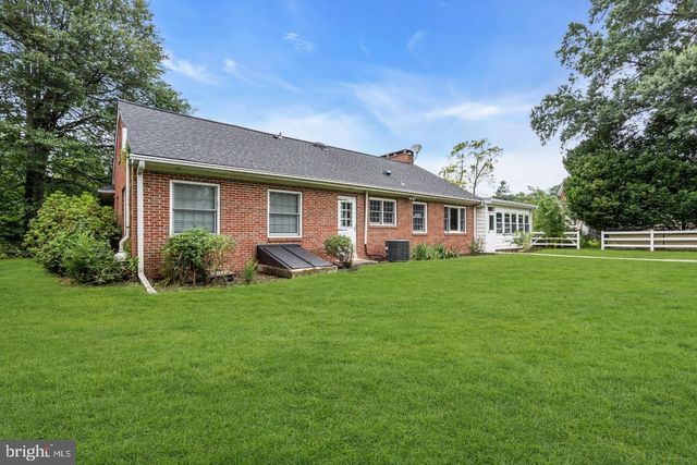 402 WASHINGTON CROSSING PENNINGTON RD, Titusville, NJ 08560