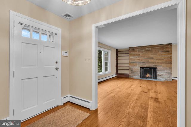 402 WASHINGTON CROSSING PENNINGTON RD, Titusville, NJ 08560