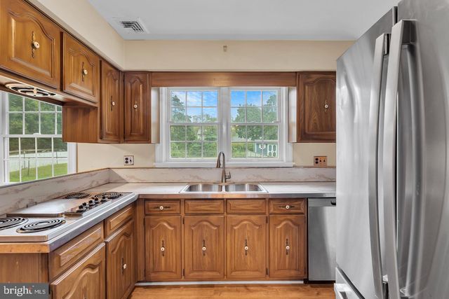 402 WASHINGTON CROSSING PENNINGTON RD, Titusville, NJ 08560