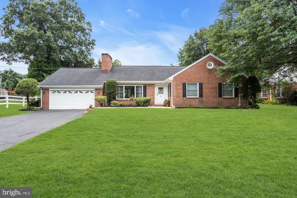 402 WASHINGTON CROSSING PENNINGTON RD, Titusville, NJ 08560