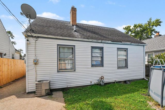 2106 Berkley Place, South Bend, IN 46616