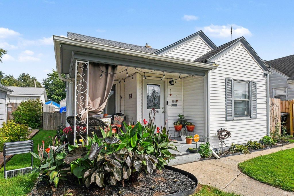 2106 Berkley Place, South Bend, IN 46616