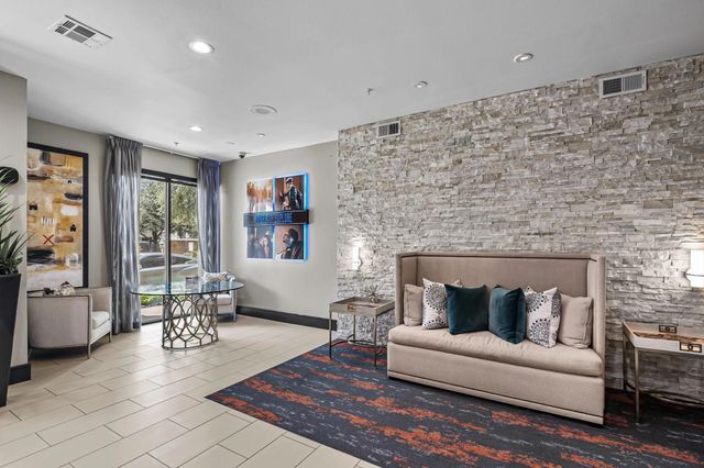 1616 W Dallas Street 163, Houston, TX 77019