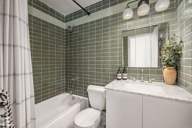 77 Bleecker St Apt 822, New York City, NY 10012
