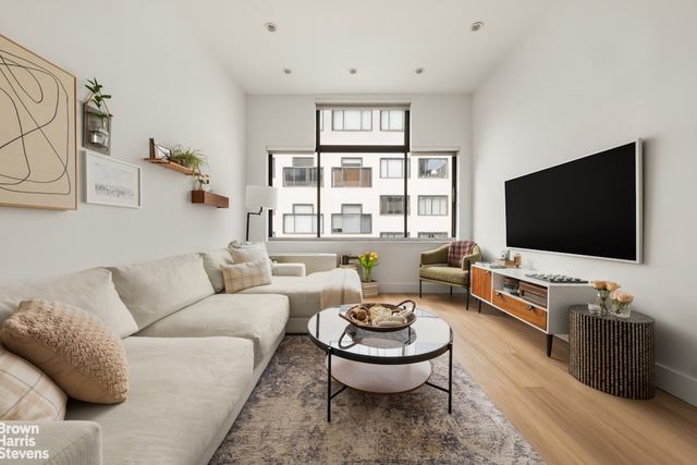 77 Bleecker St Apt 822, New York City, NY 10012