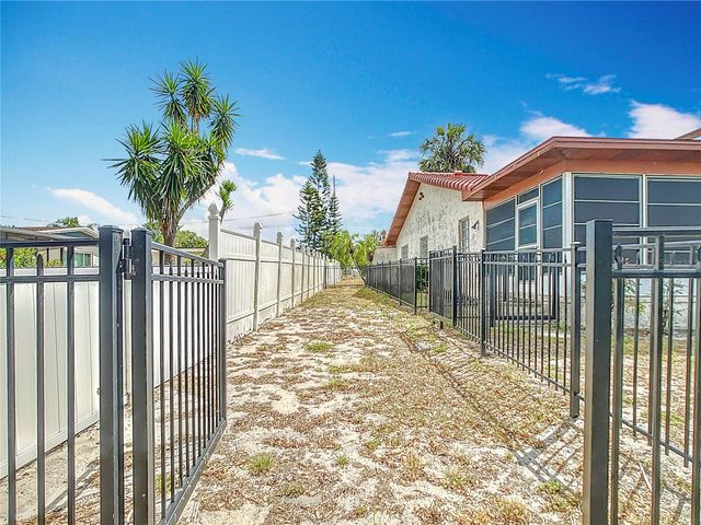 33620 PICCIOLA DRIVE, Fruitland Park, FL 34731