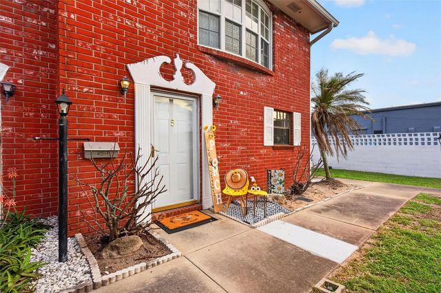 2250 S PALMETTO AVENUE J-5, South Daytona, FL 32119
