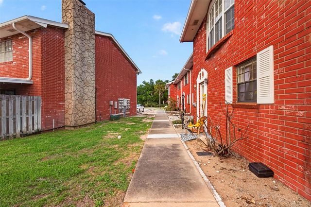 2250 S PALMETTO AVENUE J-5, South Daytona, FL 32119