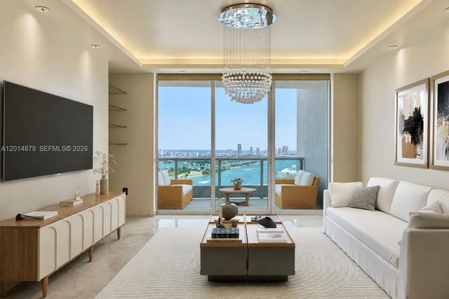 900 Biscayne Blvd 3709, Miami, FL 33132