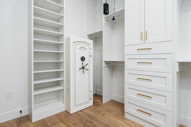 000 Old Red Ranch RD, Dripping Springs, TX 78620