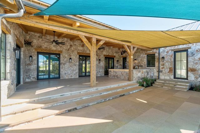 000 Old Red Ranch RD, Dripping Springs, TX 78620