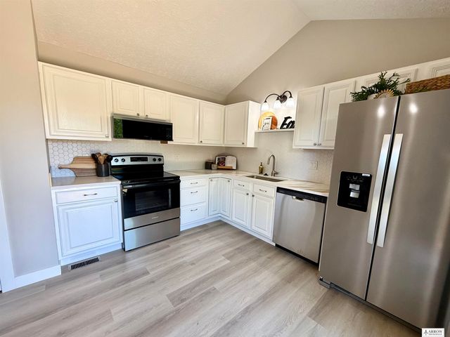2220 SW 17 Street, Lincoln, NE 68522