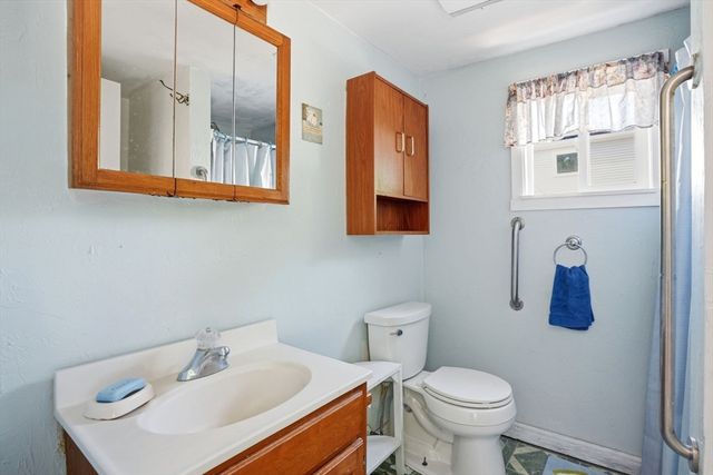 13 Clapp Rd, Hanover, MA 02339
