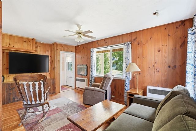 13 Clapp Rd, Hanover, MA 02339