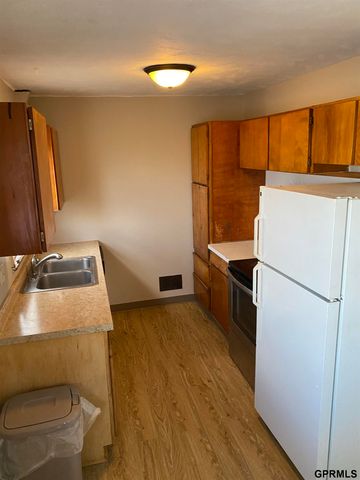 2210 Power Drive, Bellevue, NE 68005