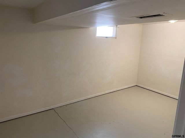 2210 Power Drive, Bellevue, NE 68005