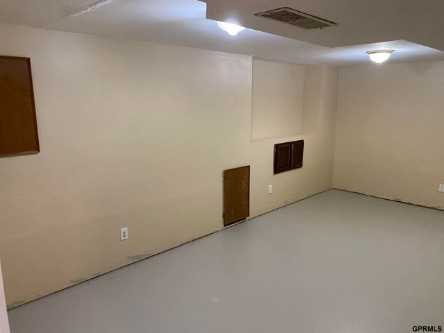 2210 Power Drive, Bellevue, NE 68005